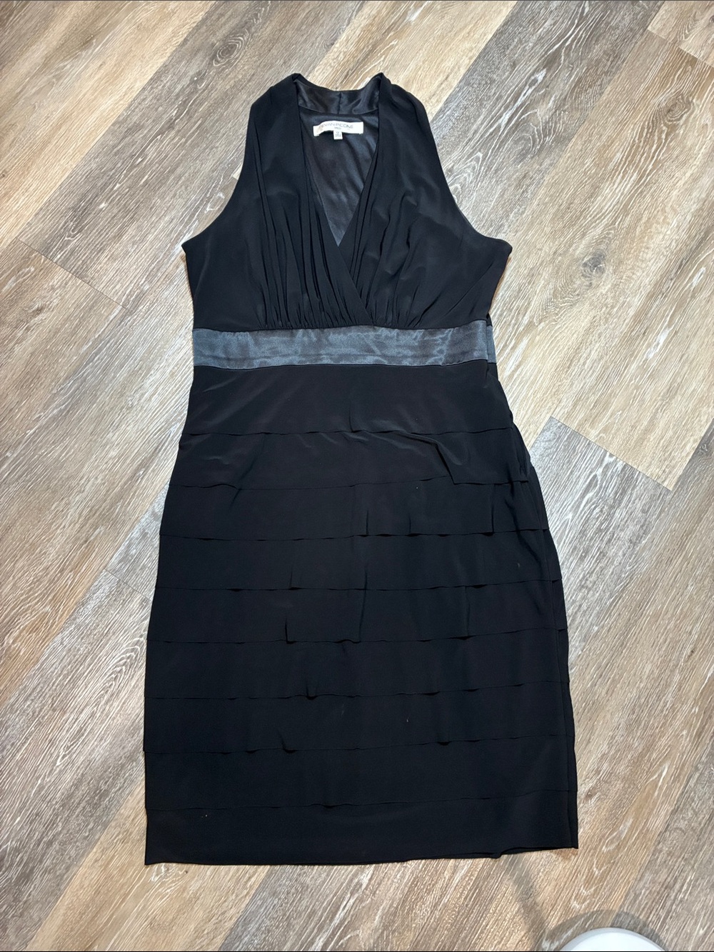 Evan Picone Black Sleeveless V-Neck Midi Dress with Metallic Waistband